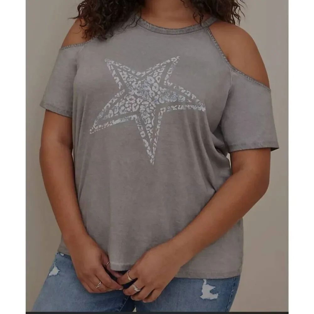 Torrid Classic Fit Cold Shoulder Star Graphic Top size 1